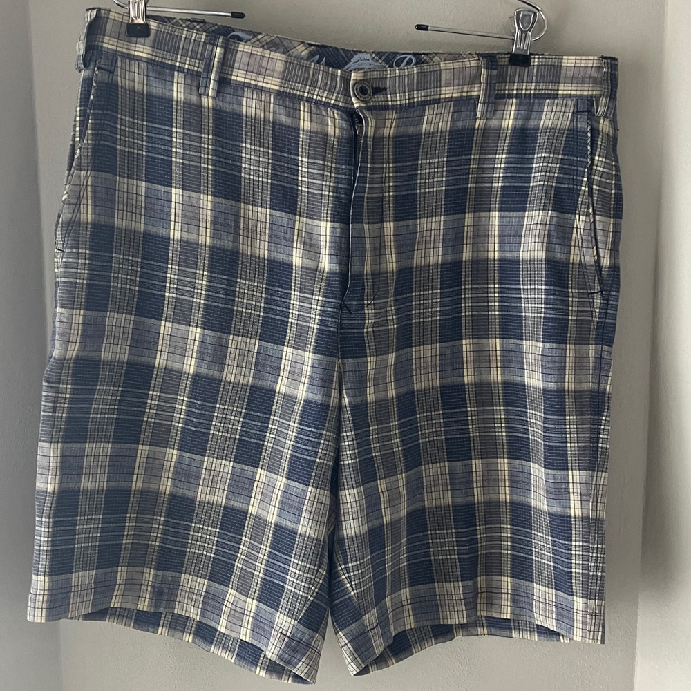 Tommy Bahama Flat Front Plaid Shorts - Navy and Beige Size 36